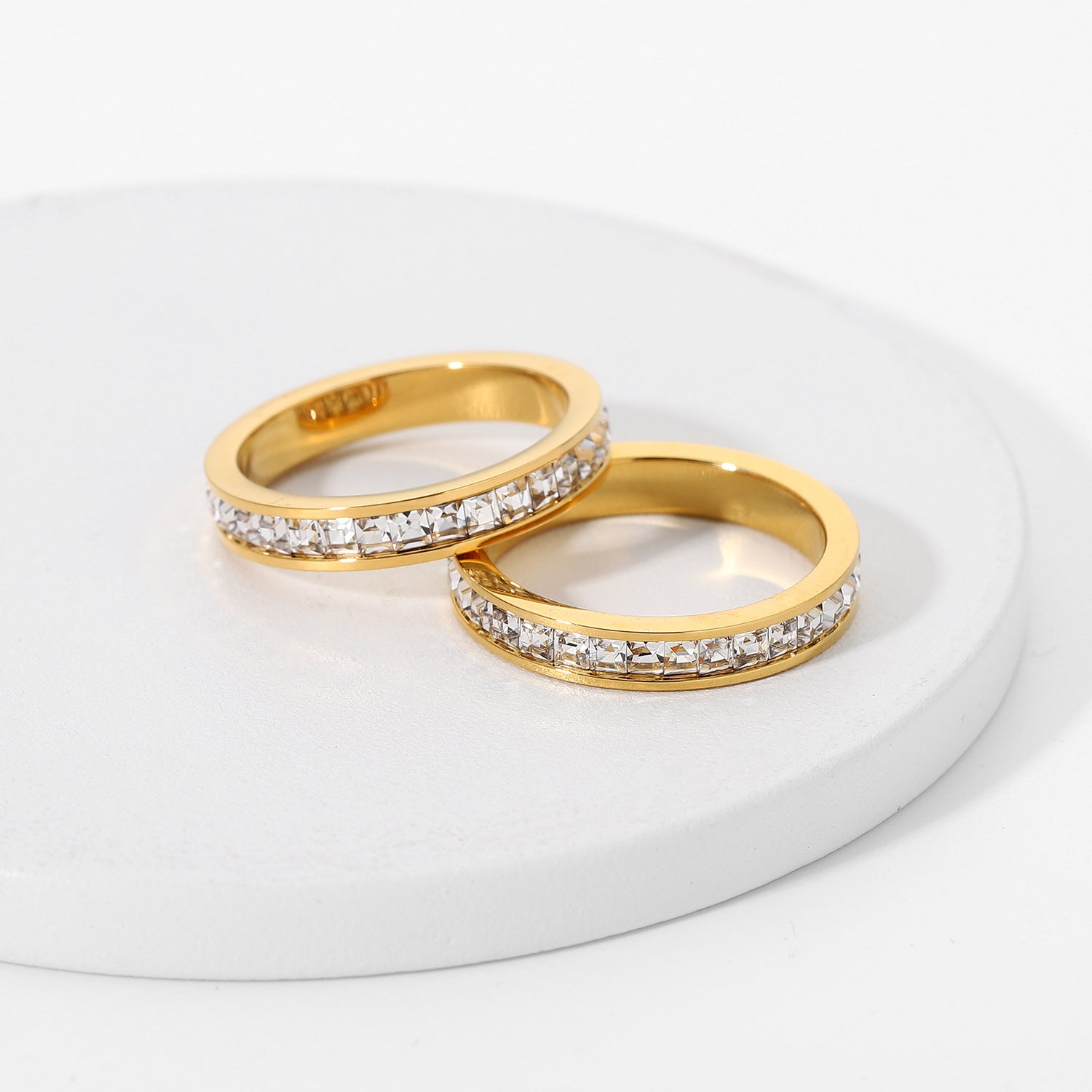 Alleria - Gold Diamond Ring — bringing Modern charm to your space. | Zilocom Offizielle Kollektion