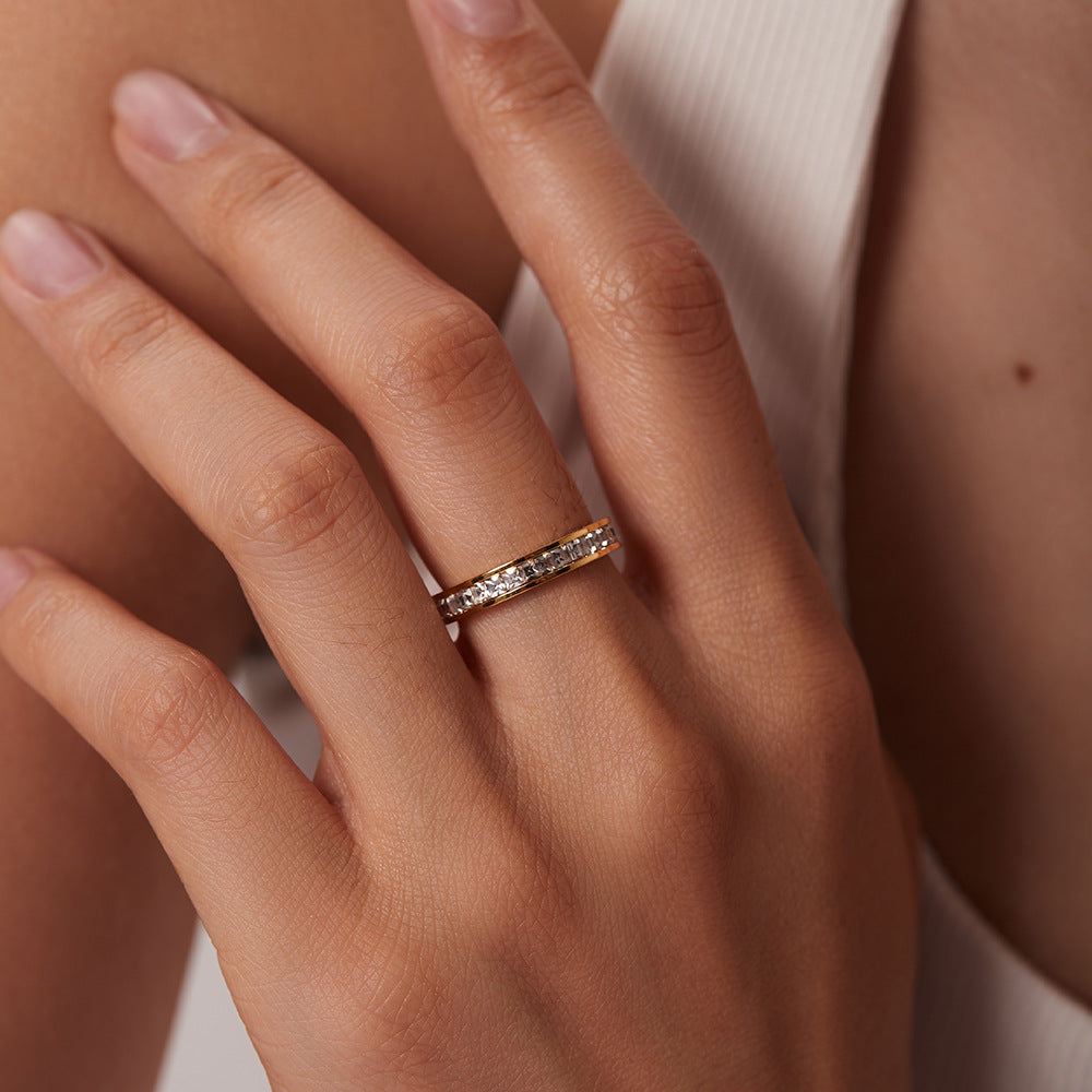 Alleria - Gold Diamond Ring — bringing Modern charm to your space. | Zilocom Offizielle Kollektion