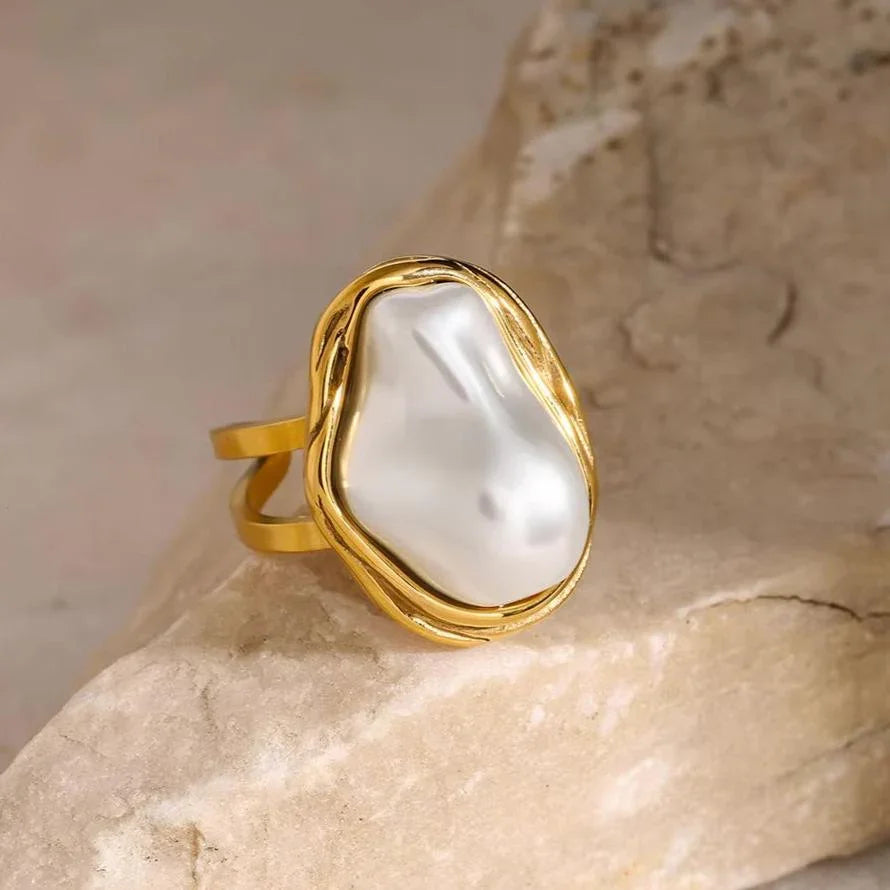 Cecilia - Gold Pearl Ring — perfect für those who value comfort and Design. | Zilocom Offizielle Kollektion